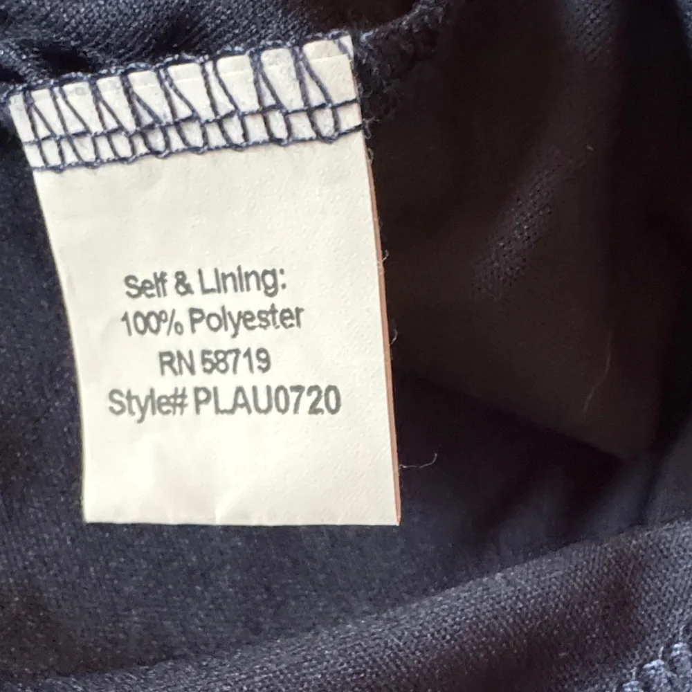Collection Petite Lace Top – Size PXL - Picture 6 of 7